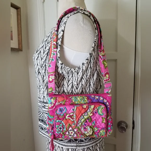 Vera Bradley | Bags | Vera Bradley Pink Floral Quilted  display picture 3